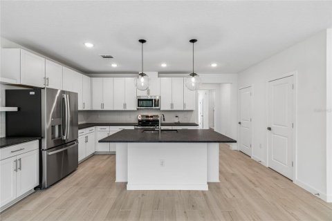 Townhouse in Davenport, Florida 3 bedrooms, 159.05 sq.m. № 2096385 - photo 3