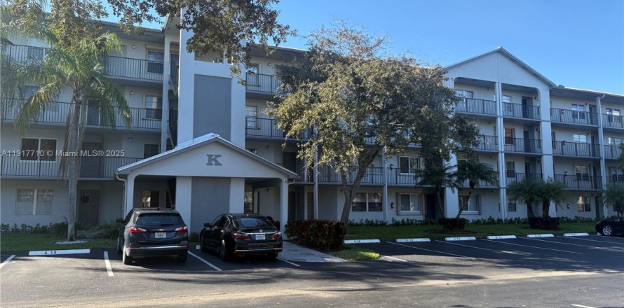 Condo in Pembroke Pines, Florida, 1 bedroom  № 1972930