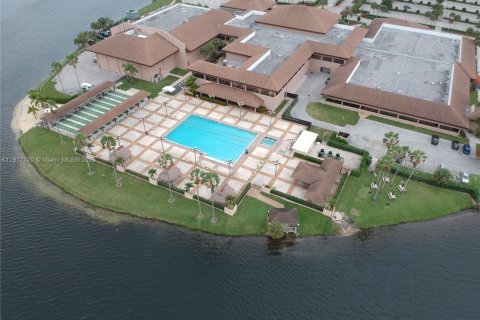 Купить кондоминиум в Пемброк-Пайнс, Флорида 1 спальня, 97.08м2, № 1972930 - фото 26