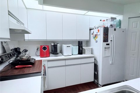 Condo in Pembroke Pines, Florida, 1 bedroom  № 1972930 - photo 20