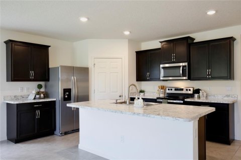 House in Mims, Florida 4 bedrooms, 178.84 sq.m. № 2333883 - photo 8