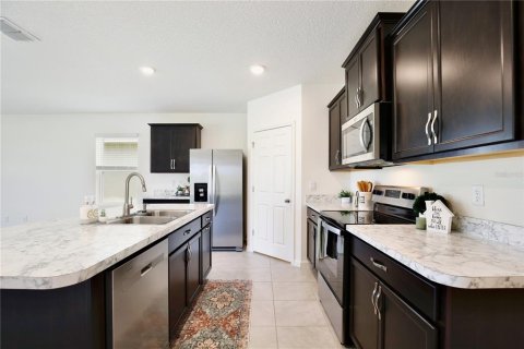 House in Mims, Florida 4 bedrooms, 178.84 sq.m. № 2333883 - photo 7