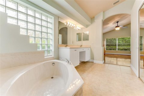 House in Ormond Beach, Florida 3 bedrooms, 177.44 sq.m. № 1612787 - photo 17