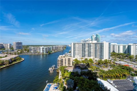 Condominio en venta en Hollywood, Florida, 2 dormitorios, 99.87 m2 № 2019975 - foto 21