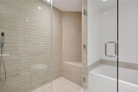 Condominio en venta en Hollywood, Florida, 2 dormitorios, 99.87 m2 № 2019975 - foto 19