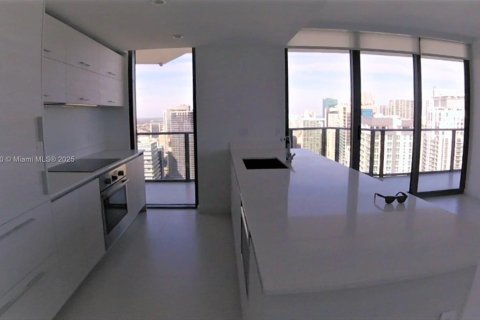 Condo in Miami, Florida, 2 bedrooms  № 1887939 - photo 5