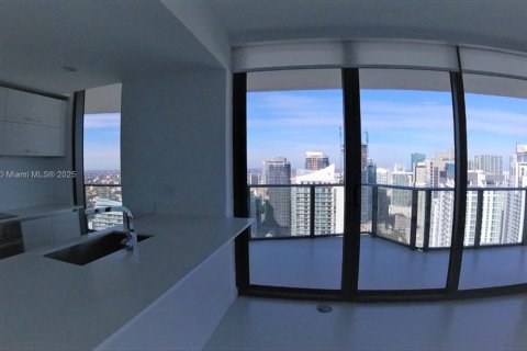 Condo in Miami, Florida, 2 bedrooms  № 1887939 - photo 6