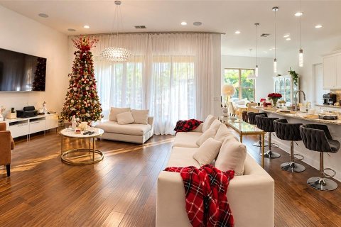 Villa ou maison à vendre à Orlando, Floride: 5 chambres, 301.1 m2 № 2421977 - photo 3