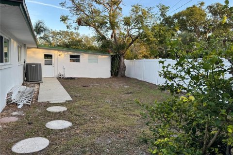 Villa ou maison à vendre à Sarasota, Floride: 4 chambres, 220.46 m2 № 1813486 - photo 27