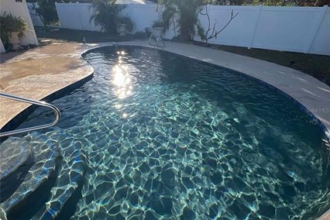 Villa ou maison à vendre à Sarasota, Floride: 4 chambres, 220.46 m2 № 1813486 - photo 25
