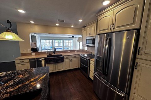 Villa ou maison à vendre à Sarasota, Floride: 4 chambres, 220.46 m2 № 1813486 - photo 4