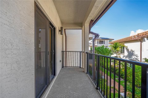 Townhouse in URBANA in Doral, Florida 3 bedrooms, 132.29 sq.m. № 2186390 - photo 13