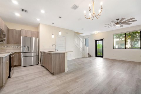 Townhouse in URBANA in Doral, Florida 3 bedrooms, 132.29 sq.m. № 2186390 - photo 6