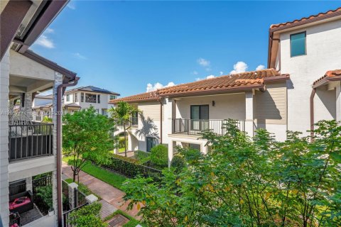 Townhouse in URBANA in Doral, Florida 3 bedrooms, 132.29 sq.m. № 2186390 - photo 21