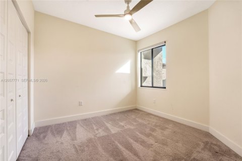 Townhouse in URBANA in Doral, Florida 3 bedrooms, 132.29 sq.m. № 2186390 - photo 16