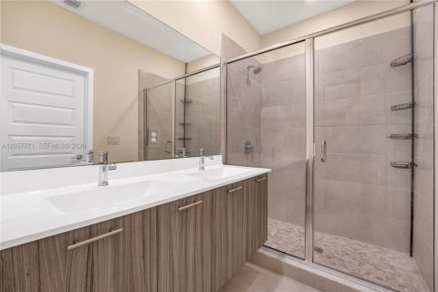 Townhouse in URBANA in Doral, Florida 3 bedrooms, 132.29 sq.m. № 2186390 - photo 14