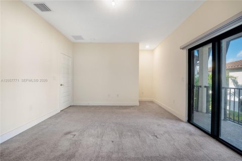 Townhouse in URBANA in Doral, Florida 3 bedrooms, 132.29 sq.m. № 2186390 - photo 12