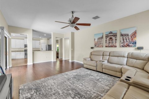 House in Land O' Lakes, Florida 6 bedrooms, 290.51 sq.m. № 1885553 - photo 19