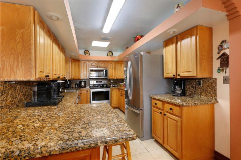 Casa en venta en Miami, Florida, 4 dormitorios, 194.54 m2 № 1871771 - foto 16
