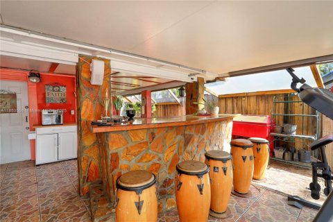 Casa en venta en Miami, Florida, 4 dormitorios, 194.54 m2 № 1871771 - foto 30