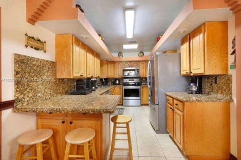 Casa en venta en Miami, Florida, 4 dormitorios, 194.54 m2 № 1871771 - foto 4