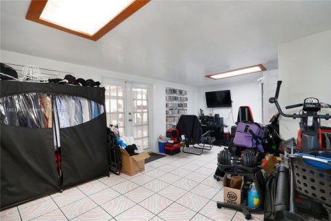 Casa en venta en Miami, Florida, 4 dormitorios, 194.54 m2 № 1871771 - foto 19