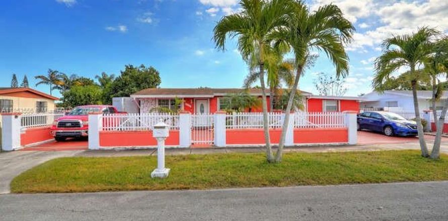 Casa en Miami, Florida 4 dormitorios, 194.54 m2 № 1871771