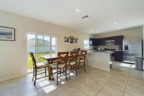 Villa ou maison à louer à Winter Haven, Floride: 4 chambres, 213.68 m2 № 2394199 - photo 7