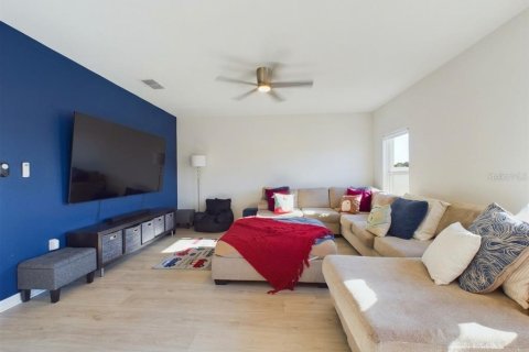 Villa ou maison à louer à Winter Haven, Floride: 4 chambres, 213.68 m2 № 2394199 - photo 4