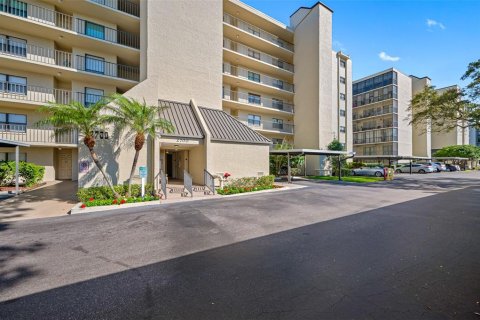 Copropriété à vendre à Clearwater, Floride: 2 chambres, 99.41 m2 № 2403500 - photo 3