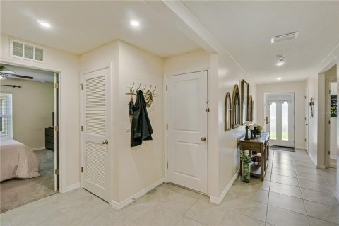 House in Wildwood, Florida 4 bedrooms, 168.71 sq.m. № 2196051 - photo 5