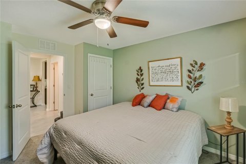 House in Wildwood, Florida 4 bedrooms, 168.71 sq.m. № 2196051 - photo 13