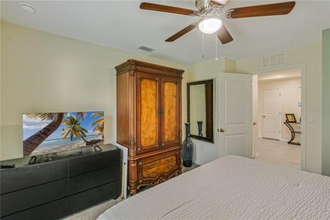 House in Wildwood, Florida 4 bedrooms, 168.71 sq.m. № 2196051 - photo 14