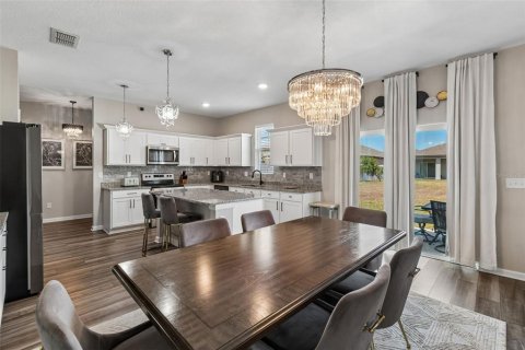 House in Ruskin, Florida 4 bedrooms, 240.52 sq.m. № 2120806 - photo 10