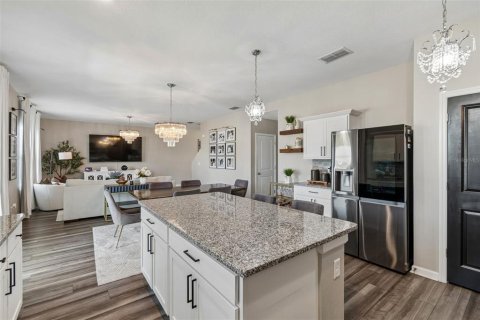 House in Ruskin, Florida 4 bedrooms, 240.52 sq.m. № 2120806 - photo 13
