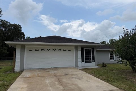 Villa ou maison à Citrus Springs, Floride 3 chambres, 126.81 m2 № 2358945