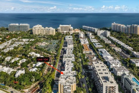 Condominio en venta en Key Biscayne, Florida, 2 dormitorios, 103.03 m2 № 1983923 - foto 1