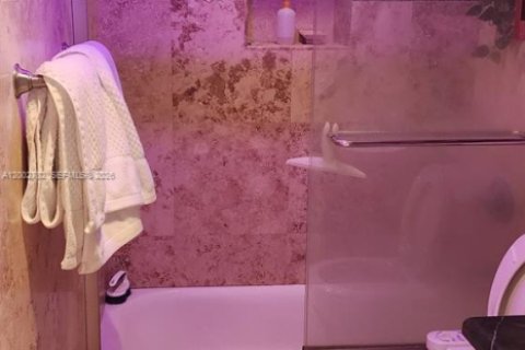 Condo in Fort Lauderdale, Florida, 1 bedroom  № 2068514 - photo 5