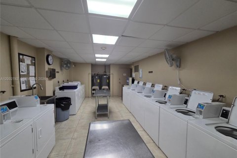 Condo in Fort Lauderdale, Florida, 1 bedroom  № 2068514 - photo 11