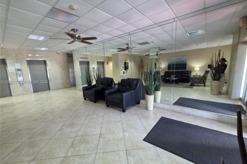 Condo in Fort Lauderdale, Florida, 1 bedroom  № 2068514 - photo 9