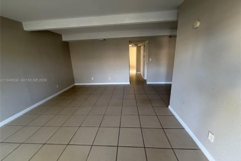 Снять в аренду кондоминиум в Помпано-Бич, Флорида 2 спальни, 83.61м2, № 2004714 - фото 3