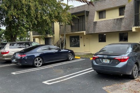 Кондоминиум с 2 спальнями в Помпано-Бич, Флорида № 2004714