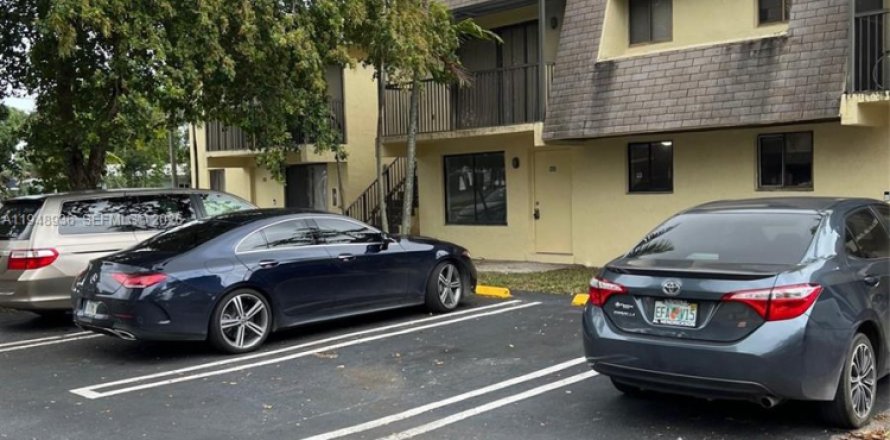 Кондоминиум с 2 спальнями в Помпано-Бич, Флорида № 2004714