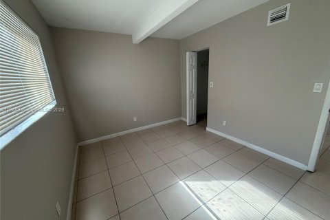 Снять в аренду кондоминиум в Помпано-Бич, Флорида 2 спальни, 83.61м2, № 2004714 - фото 6