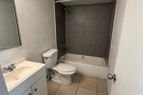 Снять в аренду кондоминиум в Помпано-Бич, Флорида 2 спальни, 83.61м2, № 2004714 - фото 7