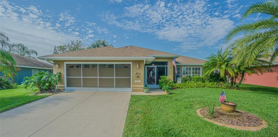 Casa en San Antonio, Florida 3 dormitorios, 149.02 m2 № 1906139