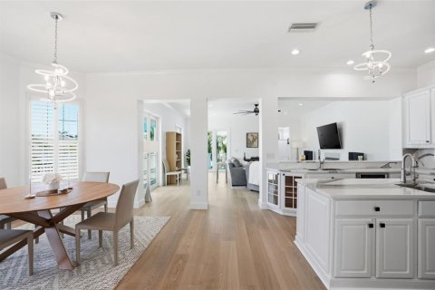 Villa ou maison à vendre à Palm Harbor, Floride: 4 chambres, 309.74 m2 № 2092091 - photo 15