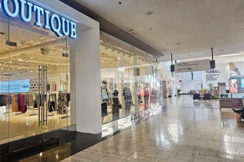 Commercial property in Doral, Florida № 1973680 - photo 11