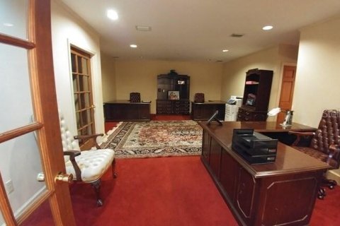 Immobilier commercial à louer à Lake Wales, Floride: 594.57 m2 № 2150886 - photo 4