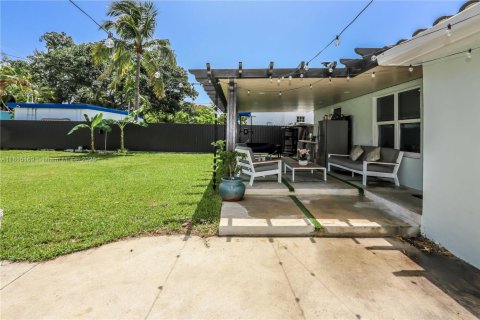 House in Hollywood, Florida 3 bedrooms, 115.57 sq.m. № 1779838 - photo 27